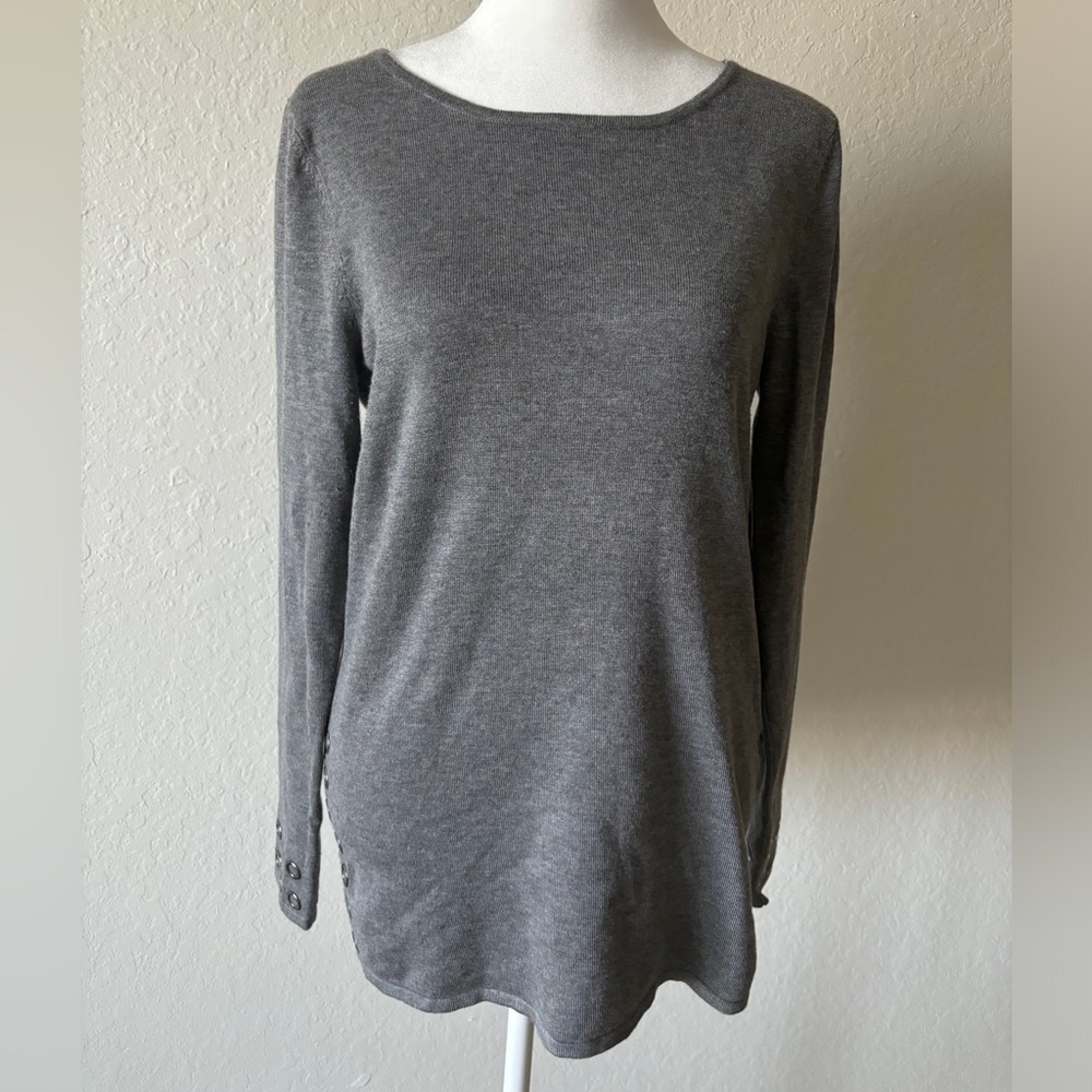 VENUS Long Sleeve Grommet Embellished Crewneck Knit Top, size M.
